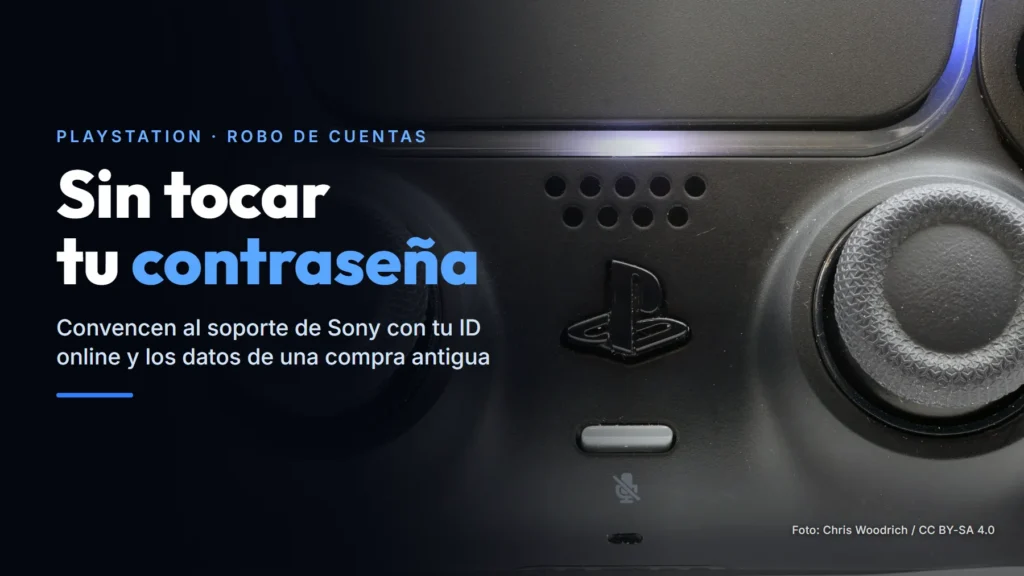 Mando DualSense negro de PS5 visto de cerca, con la barra de luz azul encendida, junto al texto «Sin tocar tu contraseña: convencen al soporte de Sony con tu ID online y los datos de una compra antigua»