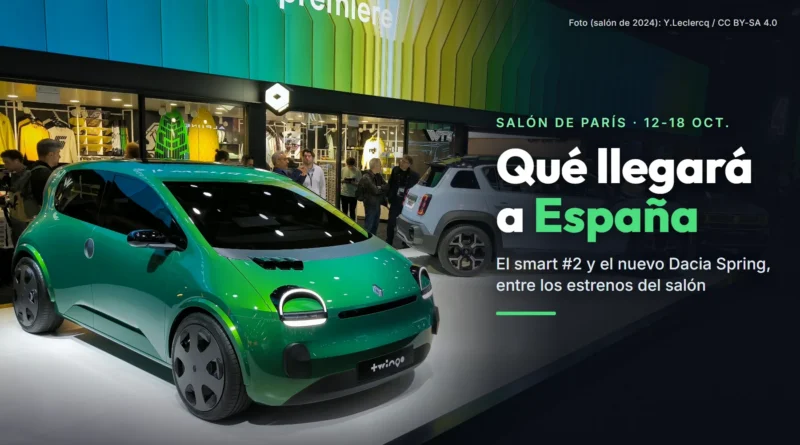 Prototipo del Renault Twingo eléctrico, en verde, y un Renault 4 E-Tech en el stand de Renault del Salón del Automóvil de París de 2024, con el texto «Qué llegará a España»